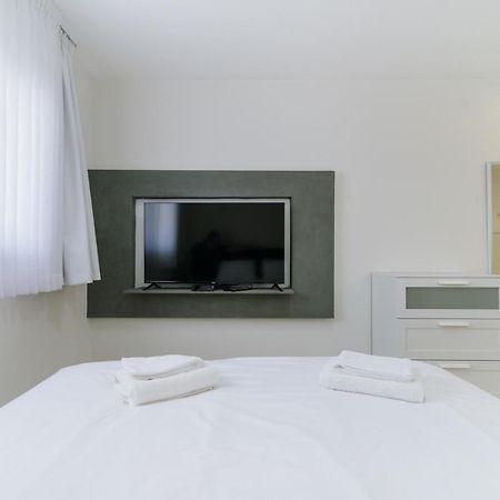 Olala Desert Shades Apartments 尼夫佐哈 外观 照片