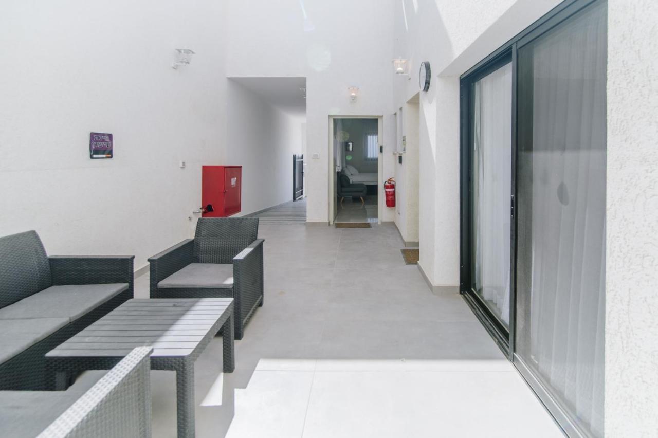 Olala Desert Shades Apartments 尼夫佐哈 外观 照片