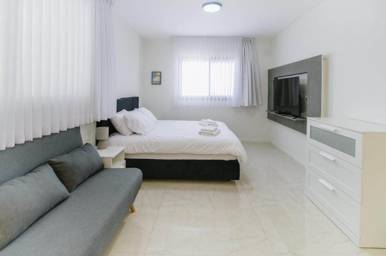 Olala Desert Shades Apartments 尼夫佐哈 外观 照片